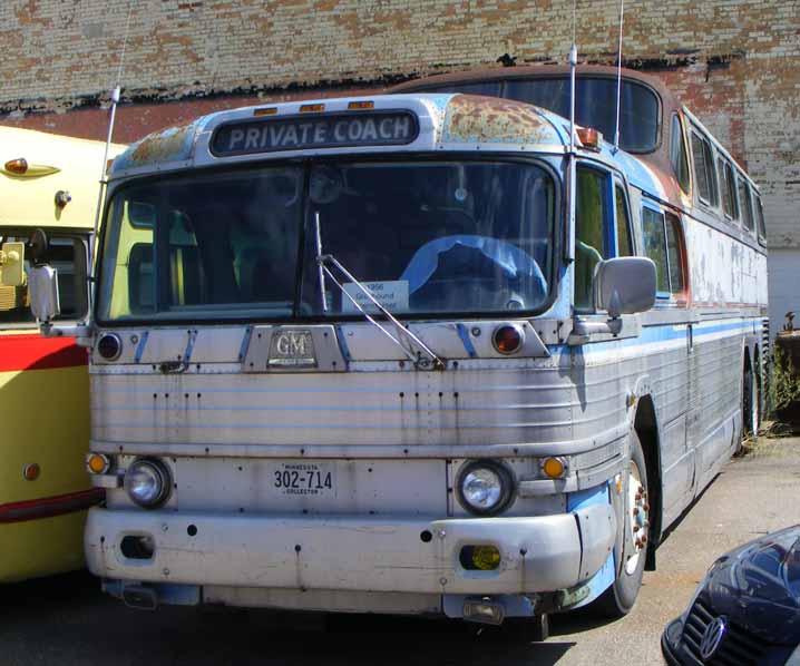 Greyhound GM Scenicruiser St Pauls